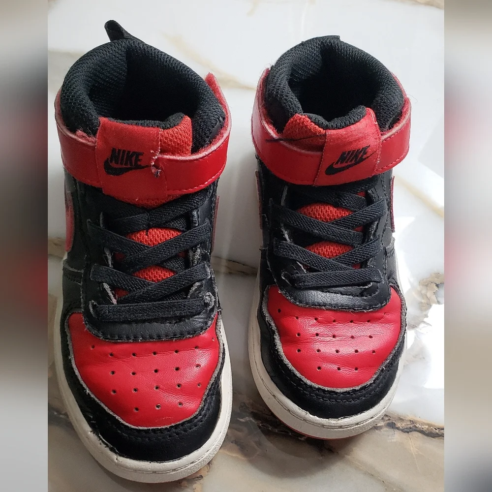 Nike Court Borough Mid 2. Toddler Size 9c Color Red And Black.